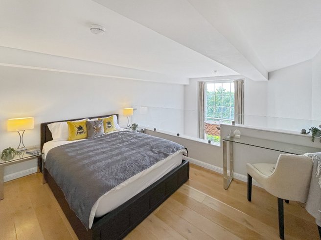 P1047: Flat 47, McDonald Road, Broughton, Edinburgh
