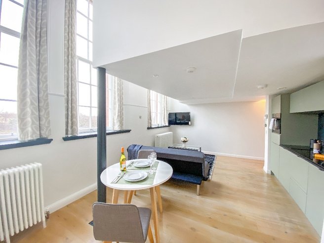 P1048: Flat 48, McDonald Road, Broughton, Edinburgh