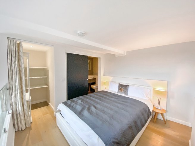 P1048: Flat 48, McDonald Road, Broughton, Edinburgh