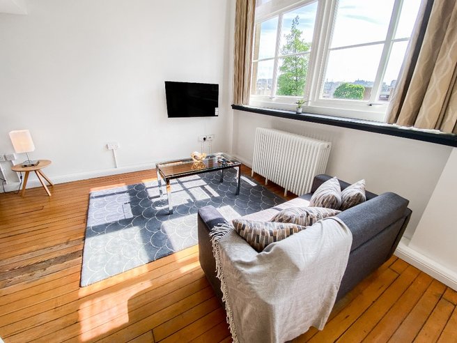 P1053: Flat 53, McDonald Road, Broughton, Edinburgh