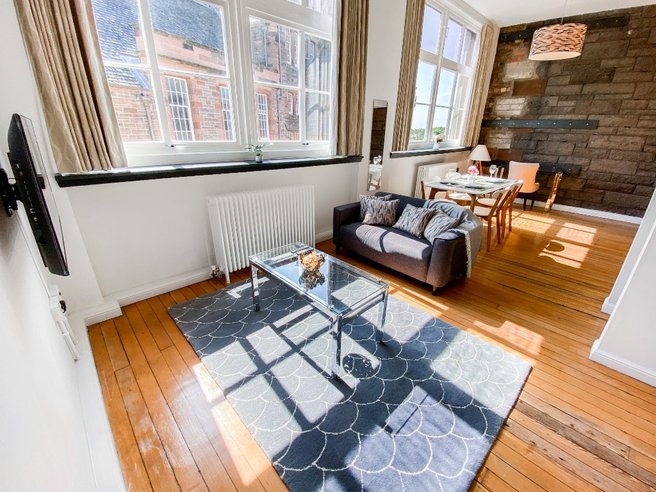 P1053: Flat 53, McDonald Road, Broughton, Edinburgh