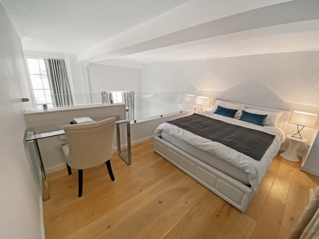 P1062: Flat 62, McDonald Road, Broughton, Edinburgh