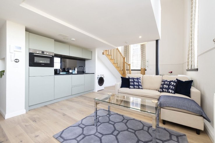 P1073: Flat 73, McDonald Road, Broughton, Edinburgh