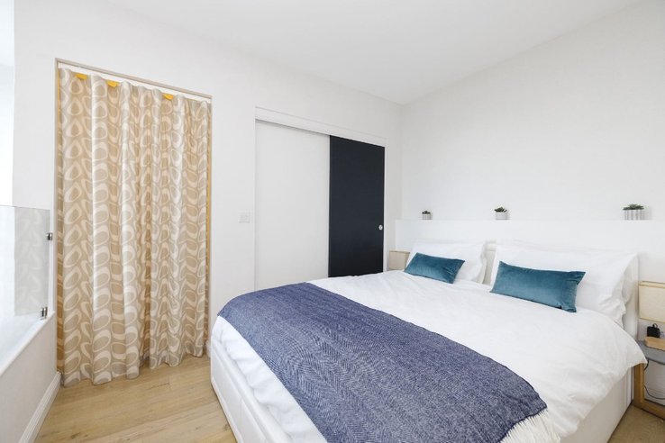 P1073: Flat 73, McDonald Road, Broughton, Edinburgh