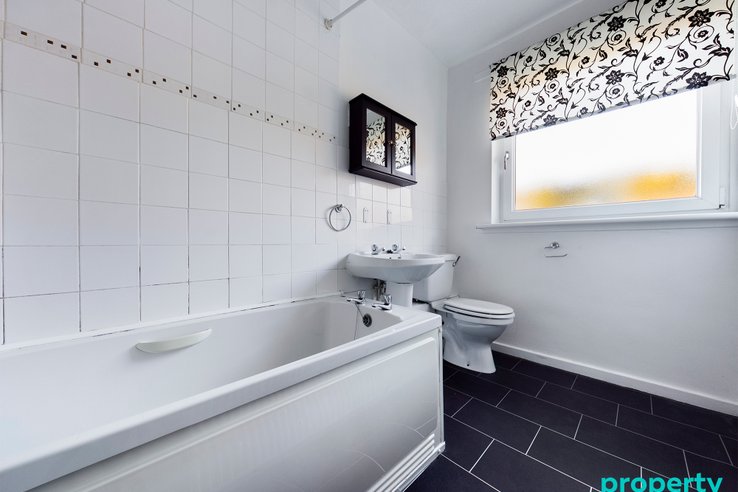 P2390: Dunblane Drive, East Kilbride, South Lanarkshire