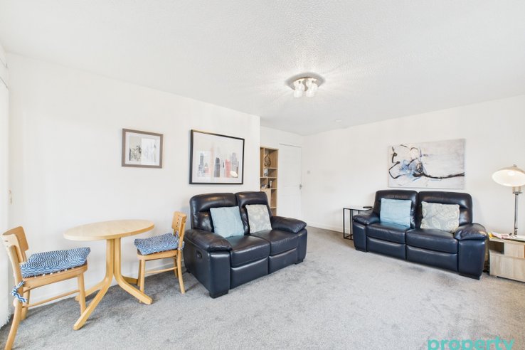 P2882: Cleland Place, East Kilbride, South Lanarkshire