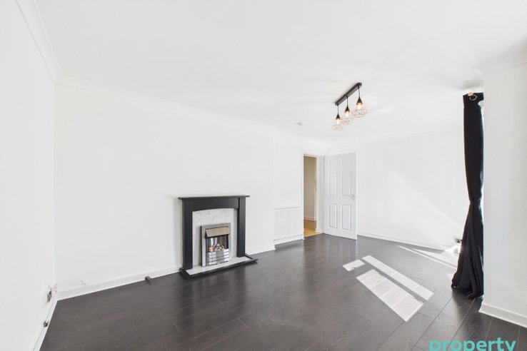 P2897: Robertson Drive, East Kilbride, South Lanarkshire