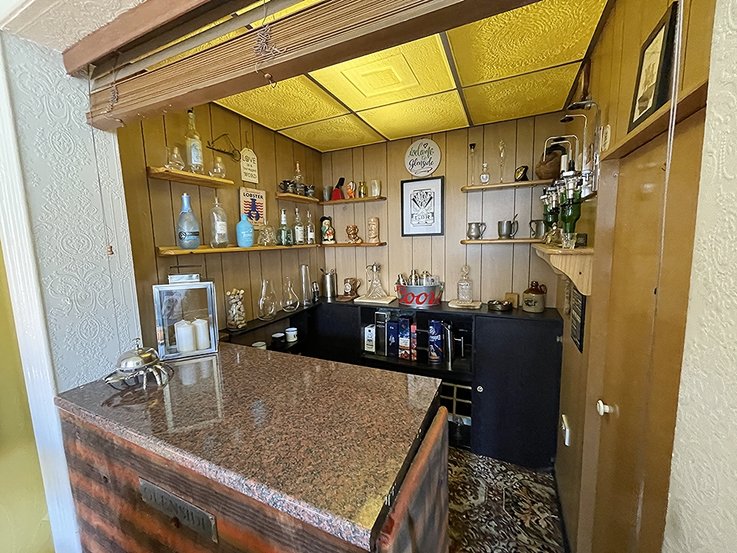 Glenside, Main Street Waterside Property