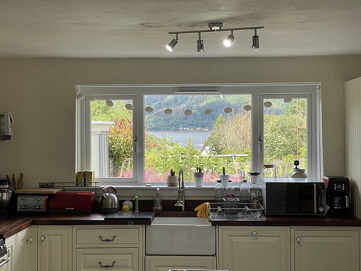 Glenlonan, Cromlech Road Waterside Property