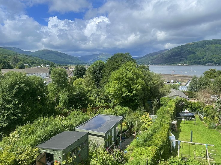 Glenlonan, Cromlech Road Waterside Property