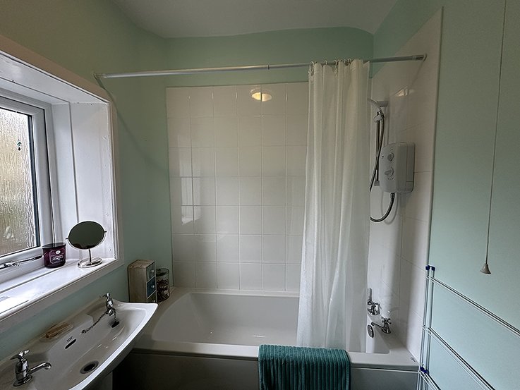 11 Shore Cottages, Kames, Tighnabruaich