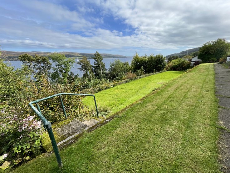 11 Shore Cottages, Kames, Tighnabruaich