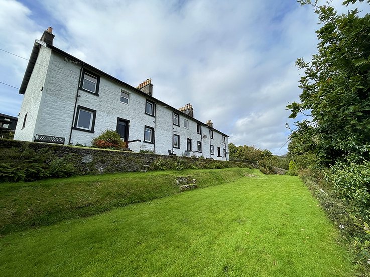 11 Shore Cottages, Kames, Tighnabruaich