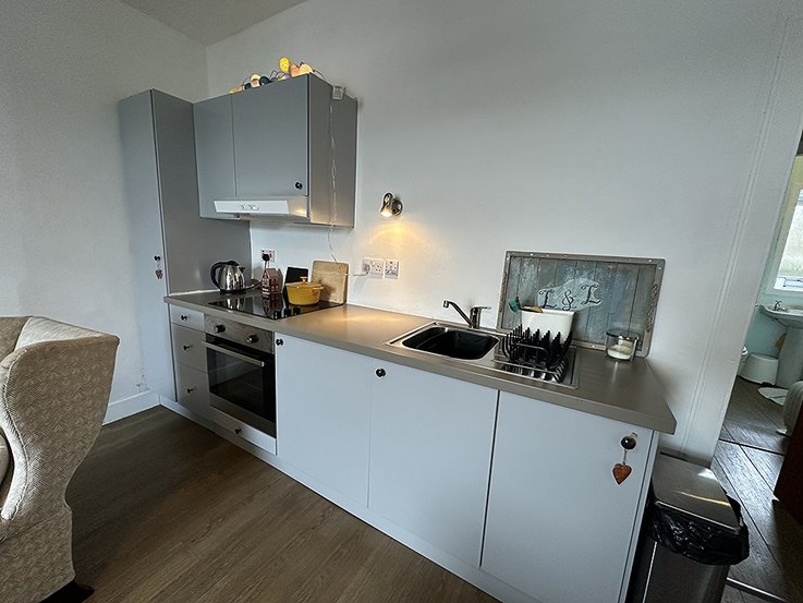 11 Shore Cottages, Kames, Tighnabruaich