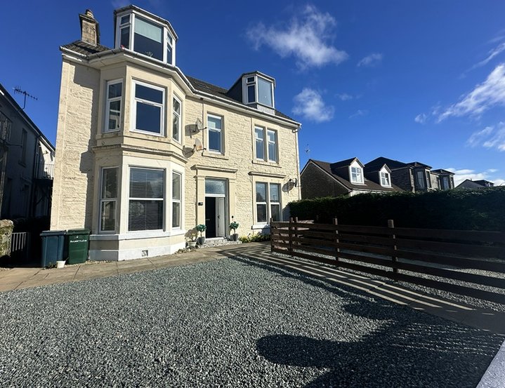 86 Auchamore Road, Dunoon