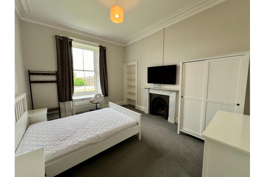 P418: Thirlestane Road Marchmont Edinburgh