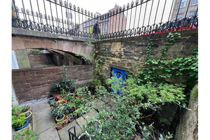 P652: Annandale Street New Town Edinburgh