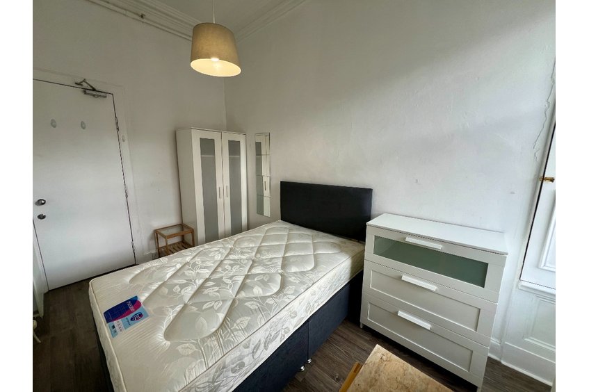 P707: Crighton Place Leith Edinburgh