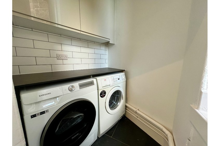 P707: Crighton Place Leith Edinburgh