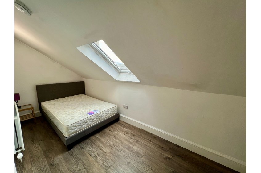 P707: Crighton Place Leith Edinburgh