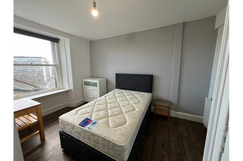 P707: Crighton Place Leith Edinburgh