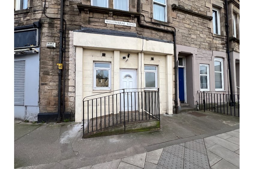 P99: Willowbrae Road Meadowbank Edinburgh