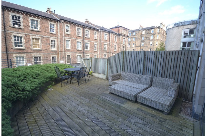 Gardners Crescent
