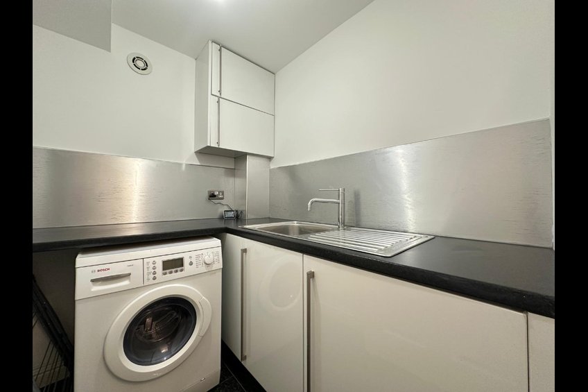 26 Oakshaw Street East
