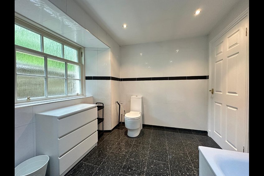 26 Oakshaw Street East